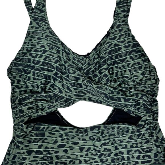 BCBGeneration Wrap Twist Cutout One Piece Swimsuit Large Green Cheetah Print - Picture 5 of 9